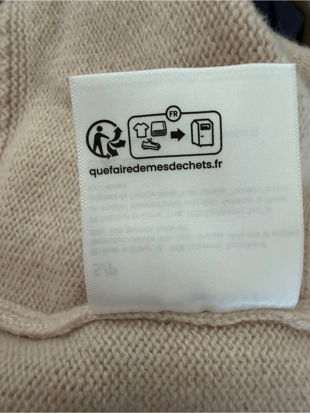 lululemon Cashmere Slim Fit Crewneck Sweater in Subtle Tan Small & free tote - Picture 7 of 8